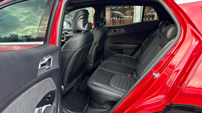 Kia Sportage 1.6T GDi 207 HEV GT-Line S 5dr Auto AWD Hybrid Estate